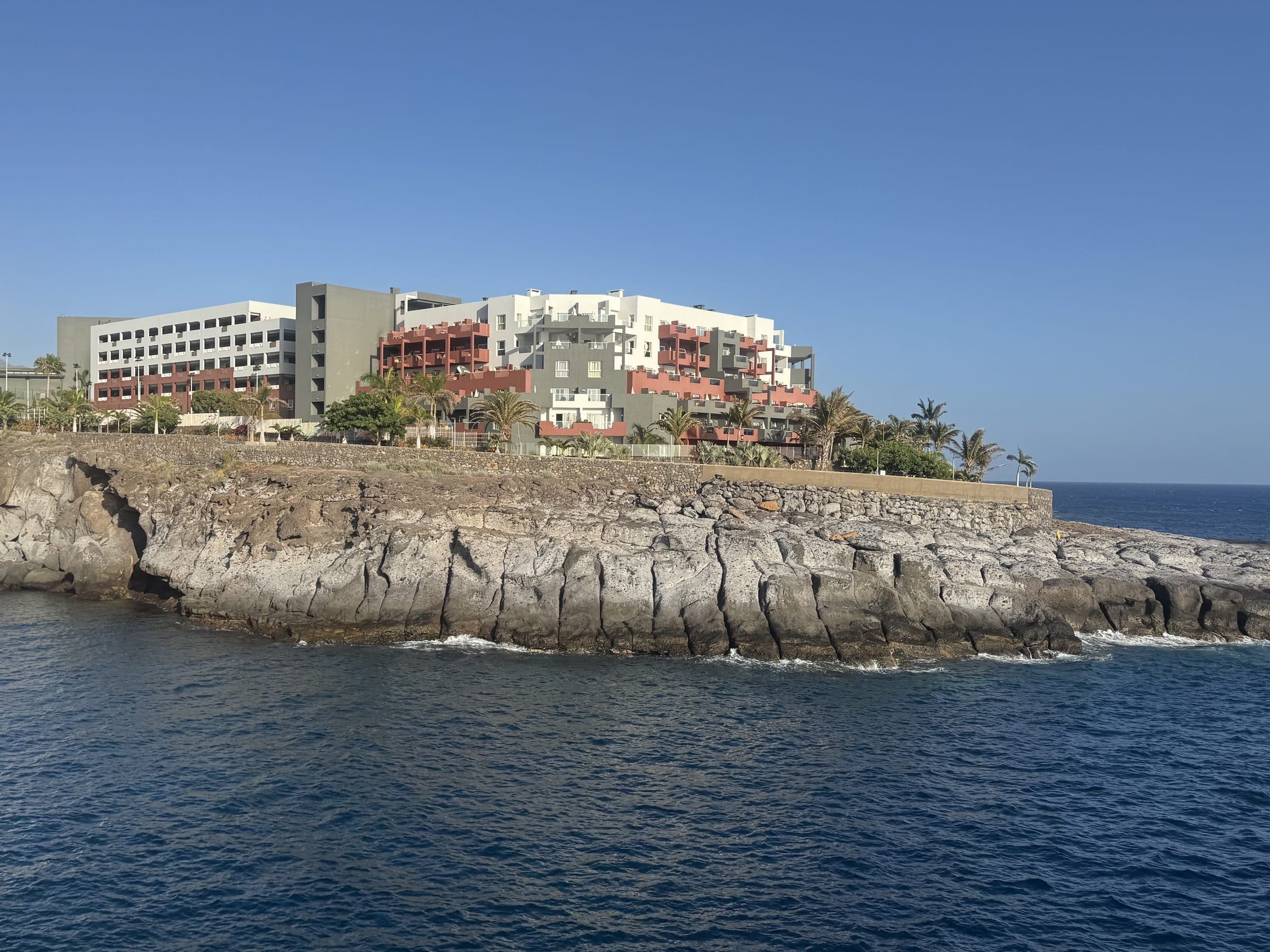 Roca Nivaria in daylight — the hotel exterior and grounds at Playa Paraiso.